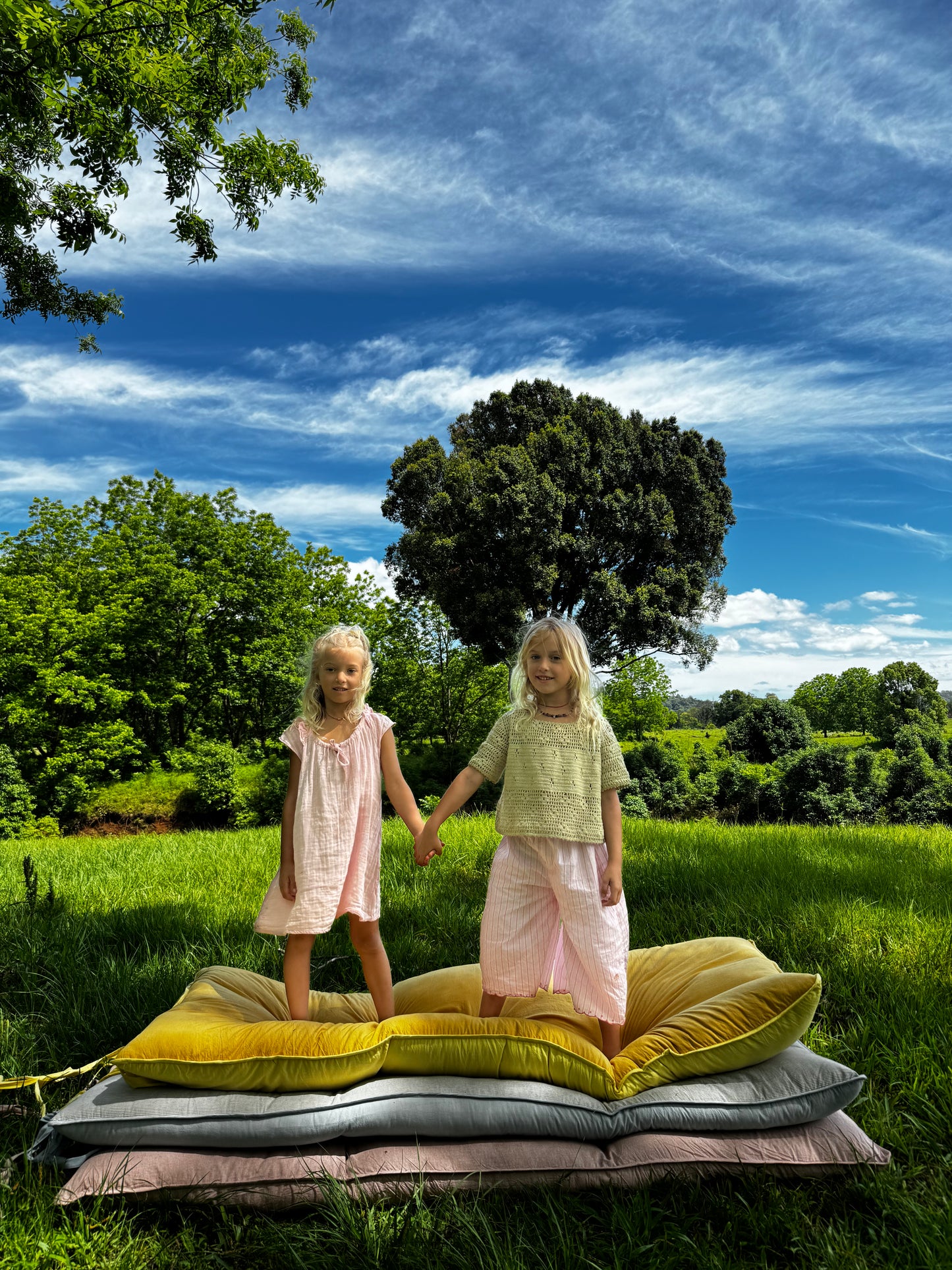 Daisy Yellow & Lemon Bed