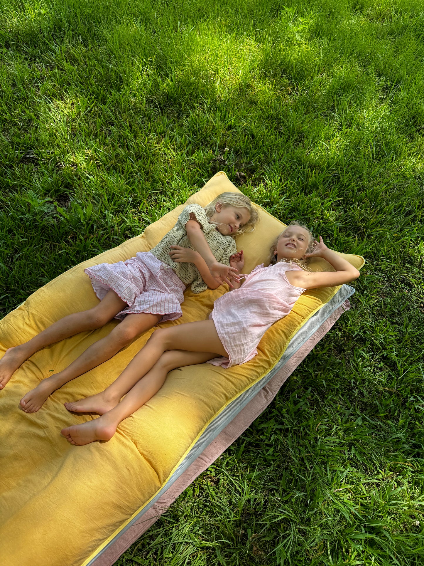 Daisy Yellow & Lemon Bed