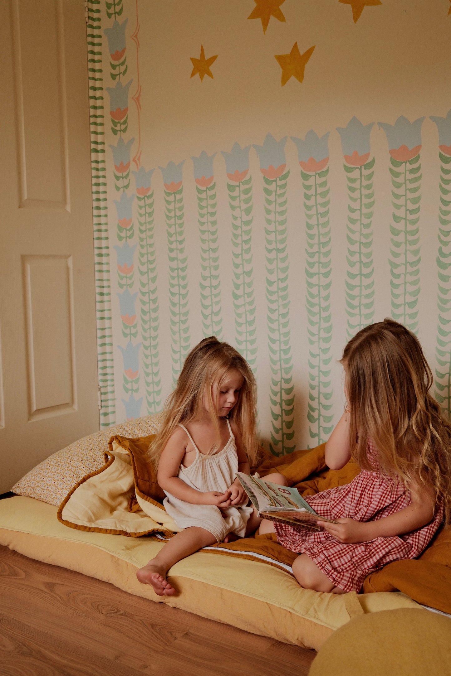 Daisy Yellow & Lemon Bed